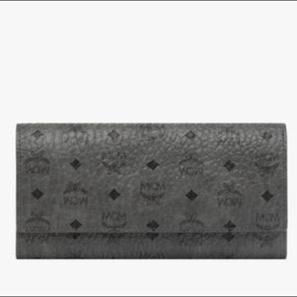 Super stylish luxury MCM woman’s wallet 😍SOLD